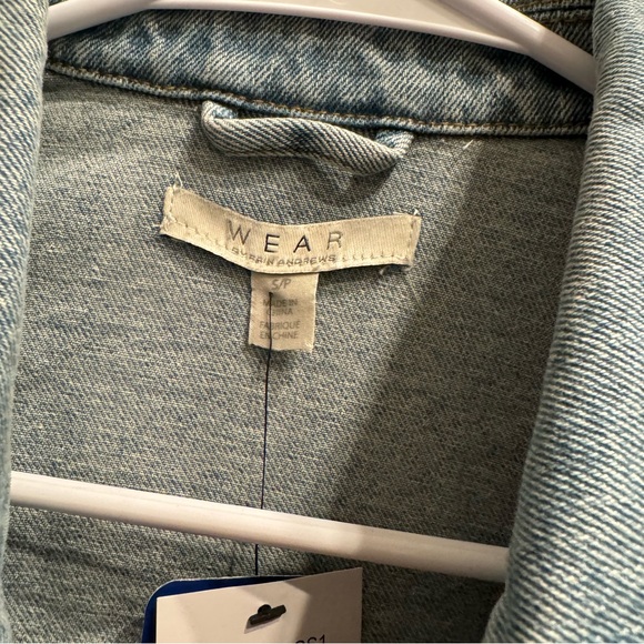 Chicago Bulls WEAR by Erin Andrews Women's Full-Snap Denim Jacket - Picture 7 of 9